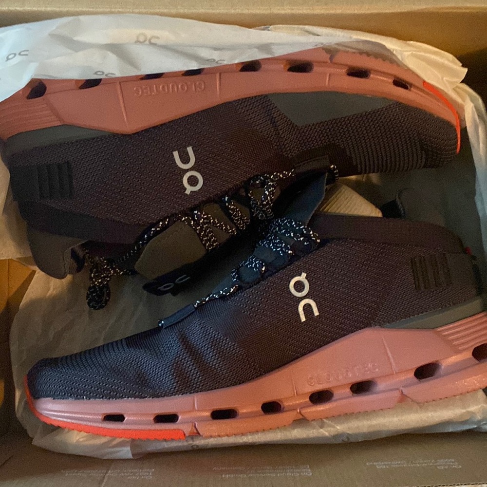 On cloud cloud nova sneakers